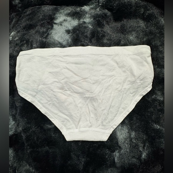 - Purple Satin like Very Sexy Victorias Secret Bra and Pantie - Picture 4 of 11